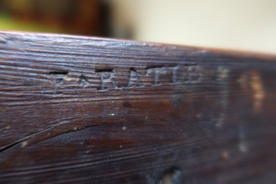 Halbmondförmige Kommode mit Stempel F.Ratié, 18. Jahrhundert