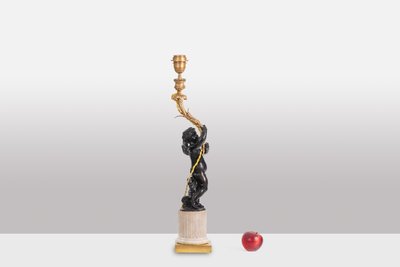 Bronze lamp representing a putti, marble base. Circa 1880. LS60321009G