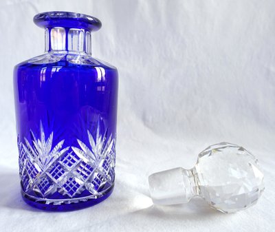 Large alcohol or perfume bottle in blue overlay Baccarat crystal - Douai model - 20.2cm