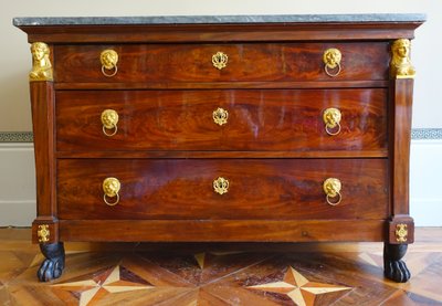 Consulat period mahogany chest of drawers, gilt bronze with mercury, cloverleaf lock & Turquin blue marble