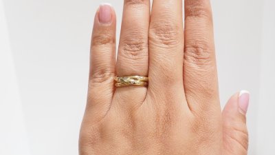 Three-ring wedding band in yellow gold and diamonds