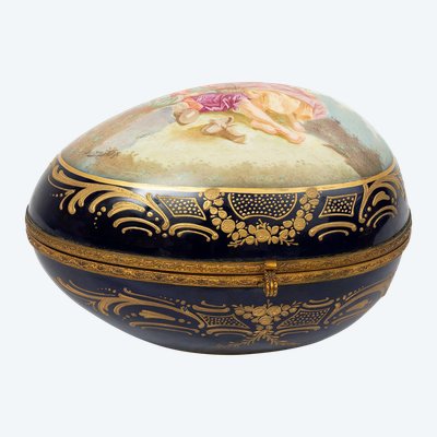 Coffret à bijoux ancien en porcelaine de Sèvres Napoléon III signé "E.Froger". XIXe siècle.