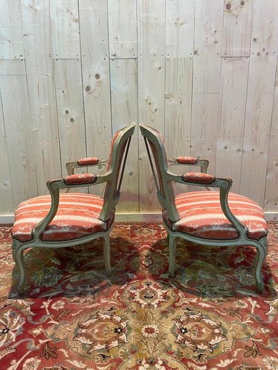 Paire de fauteuils cabriolets style Louis XV