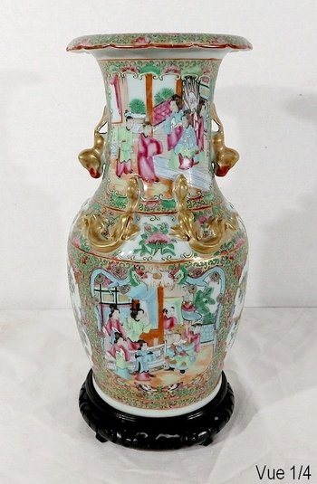  Vaso in porcellana Canton su base in legno, Cina - XIX secolo