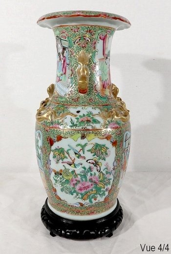  Vaso in porcellana Canton su base in legno, Cina - XIX secolo
