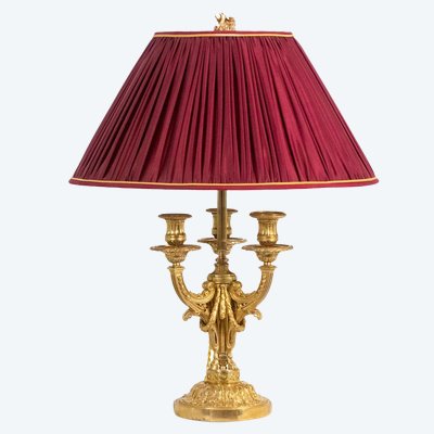 Eugène Bazart Paris. Lampe bouillotte en bronze doré. Circa 1880. LS60331509G
