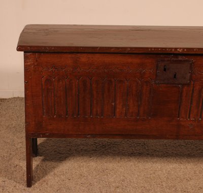 Coffre à Sabre En Chêne Circa 1600