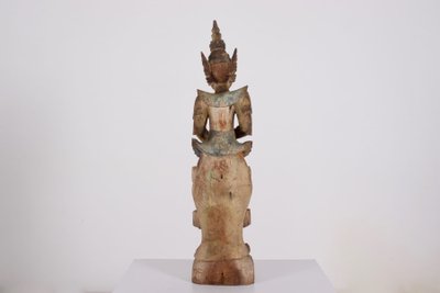 Scultura in legno di un Nat birmano