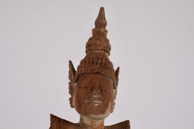 Scultura in legno di un Nat birmano