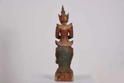 Scultura in legno di un Nat birmano
