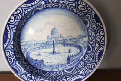 Antike große maiolica Platte 1915 Darstellung von Rom - Petersplatz. Maßnahme 45 Signiert und datiert auf