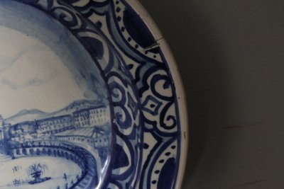 Antike große maiolica Platte 1915 Darstellung von Rom - Petersplatz. Maßnahme 45 Signiert und datiert auf
