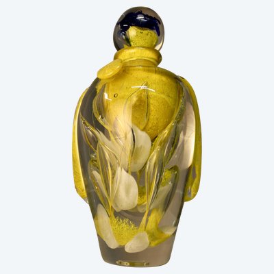 Flacon en verre soufflé Par Jean Claude Novaro (1943-2014)