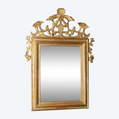 Miroir ancien du milieu du 18ème siècle. Or pur. avec belle cimaise. Mesure 135 x cm 95