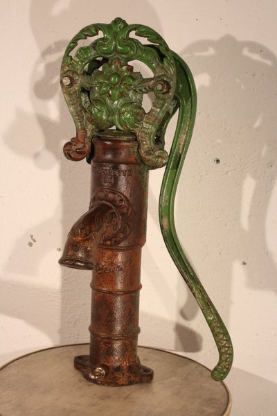Cast-iron pump