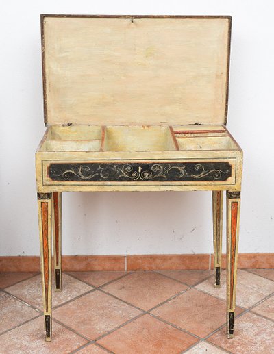 Console ancienne Marchigiana en bois laqué et peint. Epoque XVIIIe siècle.