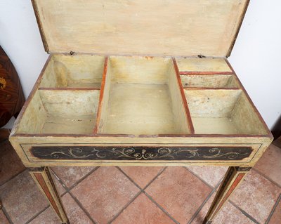 Console ancienne Marchigiana en bois laqué et peint. Epoque XVIIIe siècle.