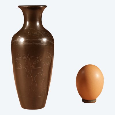 A small Japanese bronze vase Meiji period 1868-1912