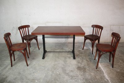 Bakelite-topped bistro table with 4 Art Deco beech chairs