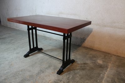 Bakelite-topped bistro table with 4 Art Deco beech chairs