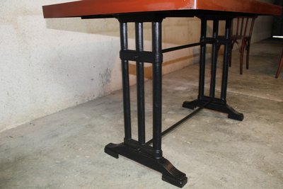 Bakelite-topped bistro table with 4 Art Deco beech chairs