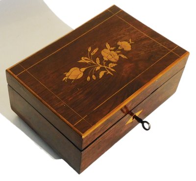 Coffret Marquetté Nécessaire De Couture En Argent Massif Charles X Scissors Thimble Case
