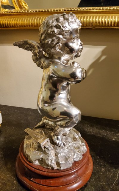 Scultura in bronzo argentato "Cupido" di Louis Kley, XIX secolo Base in marmo