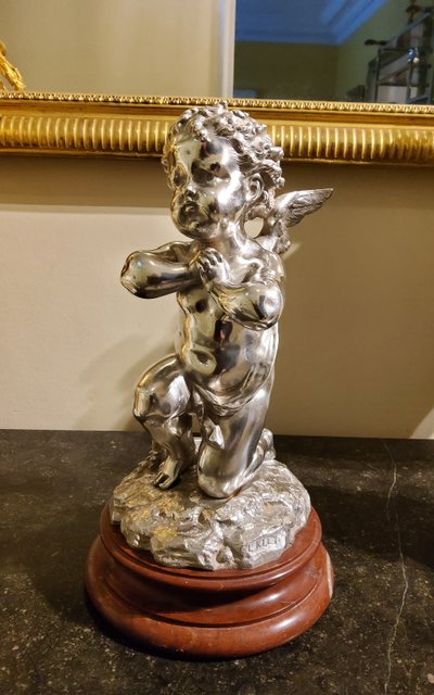 Scultura in bronzo argentato "Cupido" di Louis Kley, XIX secolo Base in marmo