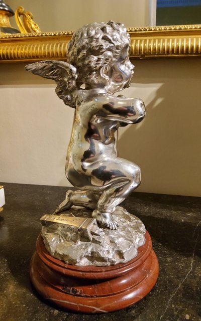 Scultura in bronzo argentato "Cupido" di Louis Kley, XIX secolo Base in marmo