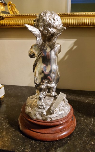 Scultura in bronzo argentato "Cupido" di Louis Kley, XIX secolo Base in marmo