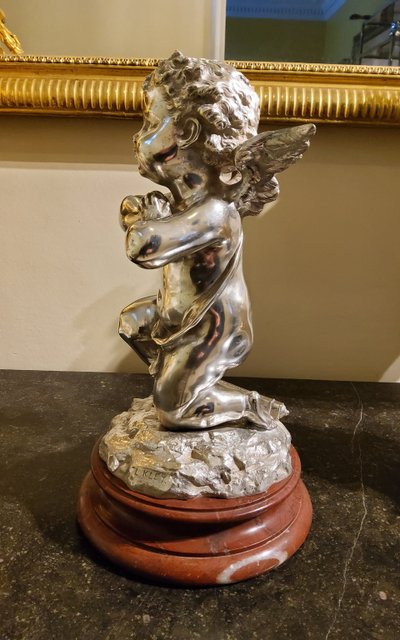 Scultura in bronzo argentato "Cupido" di Louis Kley, XIX secolo Base in marmo