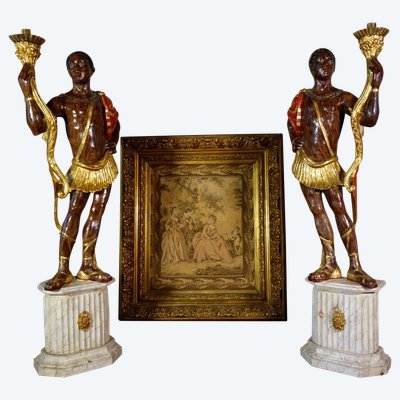 Paire de porte-torchères en bois polychrome