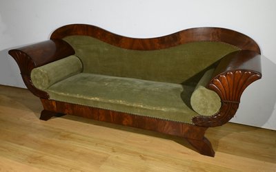 Canapé en Ronce d’Acajou, style Biedermeier – Fin XIXe