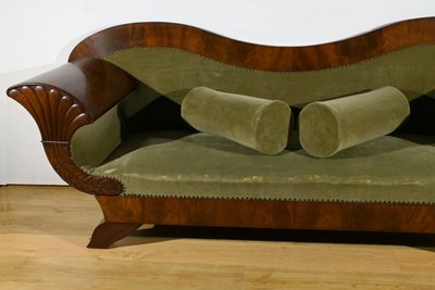 Canapé en Ronce d’Acajou, style Biedermeier – Fin XIXe