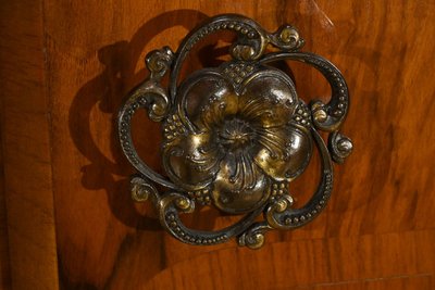Piccolo armadio in noce, Art Déco, Walrose House, Inghilterra - 1940