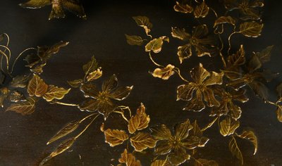 Table à Thé en Bois Laqué à Décors Asiatiques – Fin XIXe