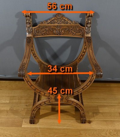 Poltrona Dagobert in noce, stile medievale - Fine XIX secolo