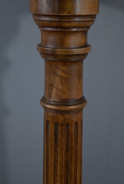 Colonne en Noyer, style Louis XVI – 1920
