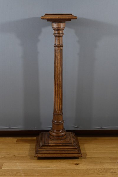 Colonne en Noyer, style Louis XVI – 1920