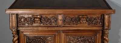 Oratorio in noce massiccio, stile neogotico rinascimentale - Metà del XIX secolo