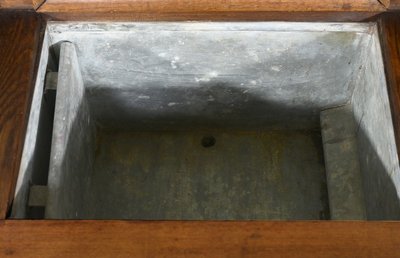 Piccolo refrigeratore in quercia - Inizio XX secolo