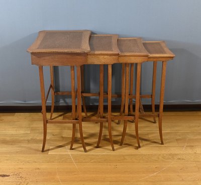 Tables Gigognes en Chêne – 1930