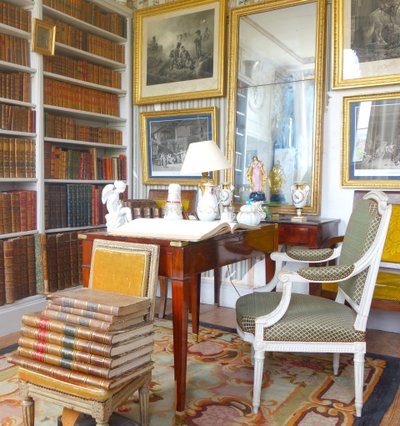 Fauteuil de bureau d'époque Louis XVI recouvert de crin de cheval attribué à Claude Séné
