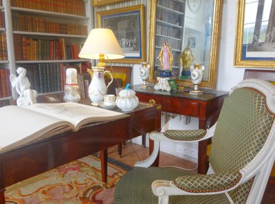 Fauteuil de bureau d'époque Louis XVI recouvert de crin de cheval attribué à Claude Séné