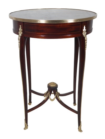 Transition style pedestal table from the late 19th century