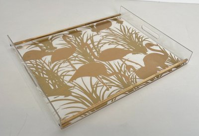 Paar Tabletts aus Plexiglas und Messing mit goldenen Vogeldekorationen
