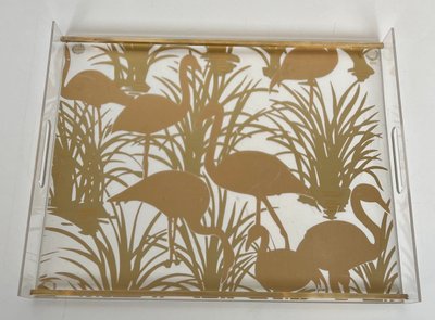 Paar Tabletts aus Plexiglas und Messing mit goldenen Vogeldekorationen