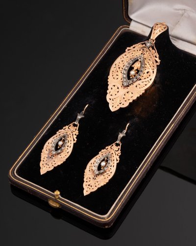 Parure En Or, Diamants Et Perles Fines