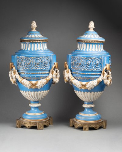 Paire de potiches en porcelaine, XIXe siècle 