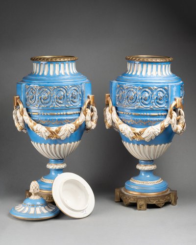 Paire de potiches en porcelaine, XIXe siècle 